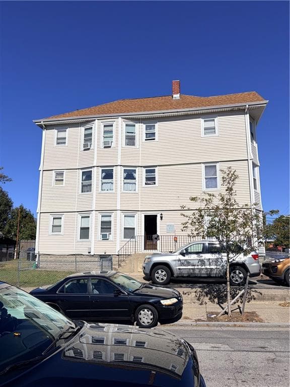 Multi Family at Pawtucket, photo 4 of 25