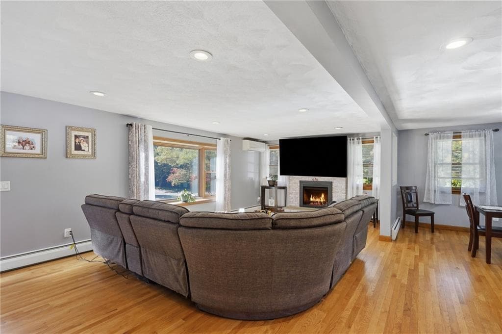 Single Family Residence at 10 Circlewood Drive, Coventry, photo 23 of 50