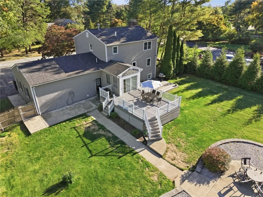 Single Family Residence at 10 Circlewood Drive, Coventry, photo 9 of 50
