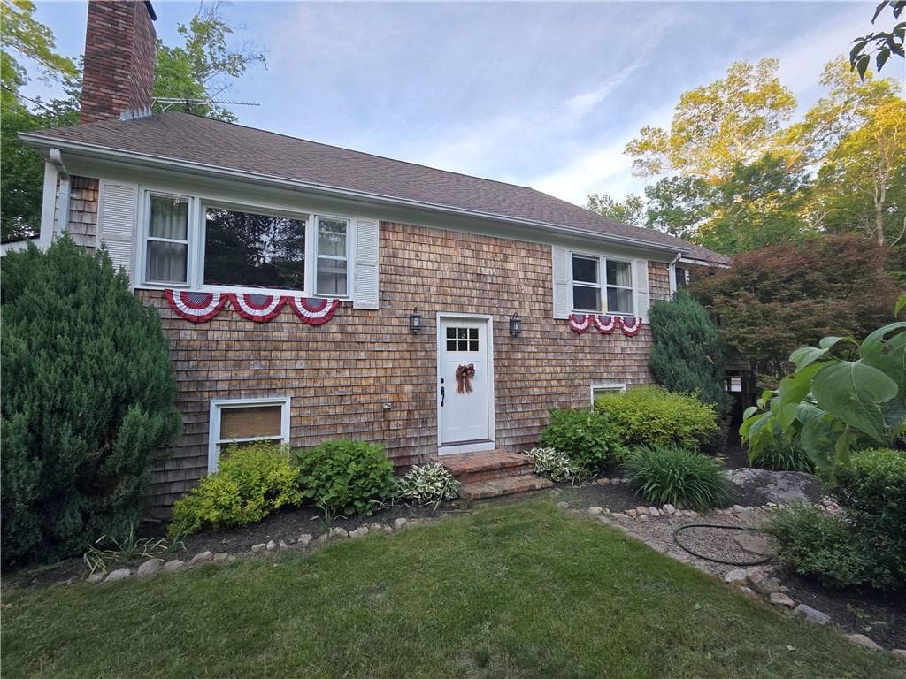 Single Family Residence at 36 WHITE OAK Drive, Richmond, photo 2 of 47