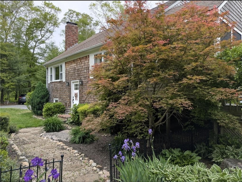 Single Family Residence at 36 WHITE OAK Drive, Richmond, photo 4 of 47