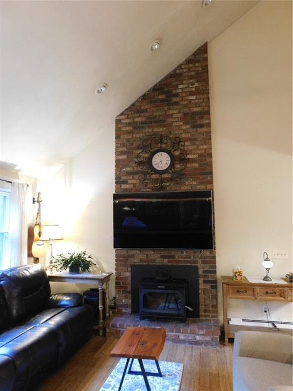 Single Family Residence at 36 WHITE OAK Drive, Richmond, photo 8 of 47