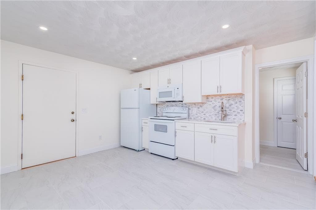Multi Family at 75 Caswell Street, Narragansett, photo 14 of 23