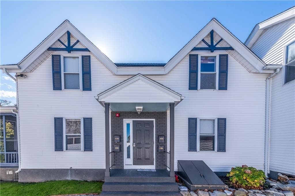 Multi Family at 75 Caswell Street, Narragansett, photo 4 of 23