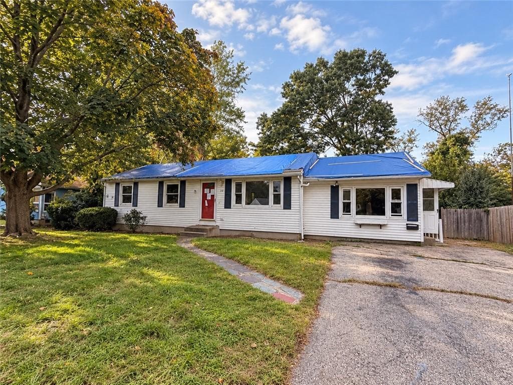 Single Family Residence at 89 Cushing Road, Warwick, photo 2 of 16