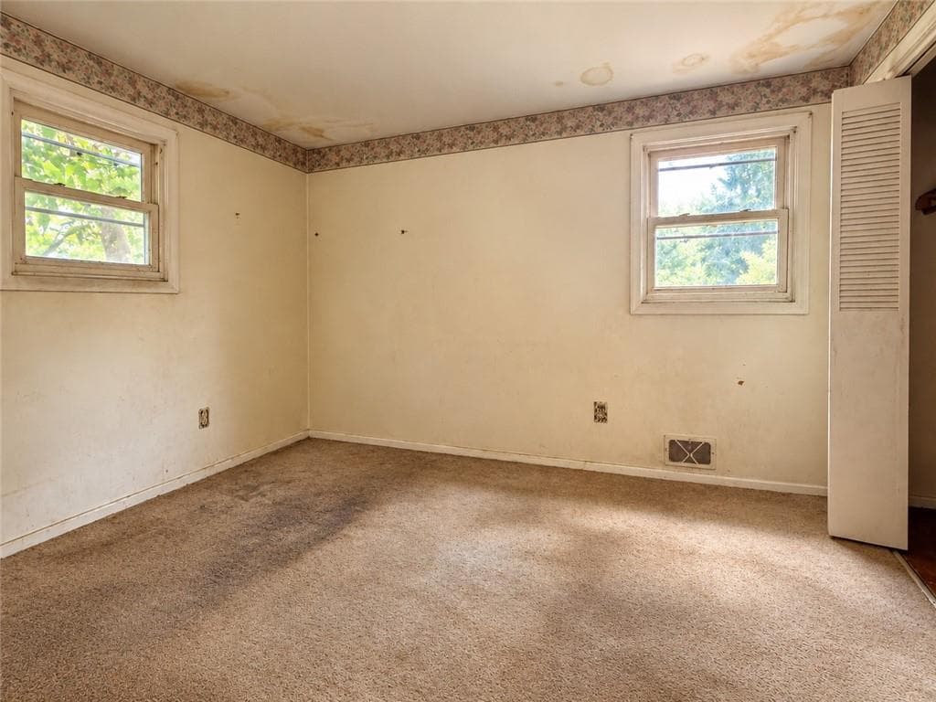 Single Family Residence at 89 Cushing Road, Warwick, photo 9 of 16