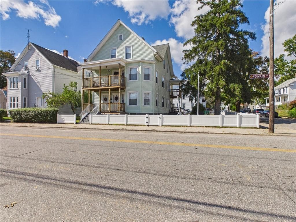 464 North Main Street