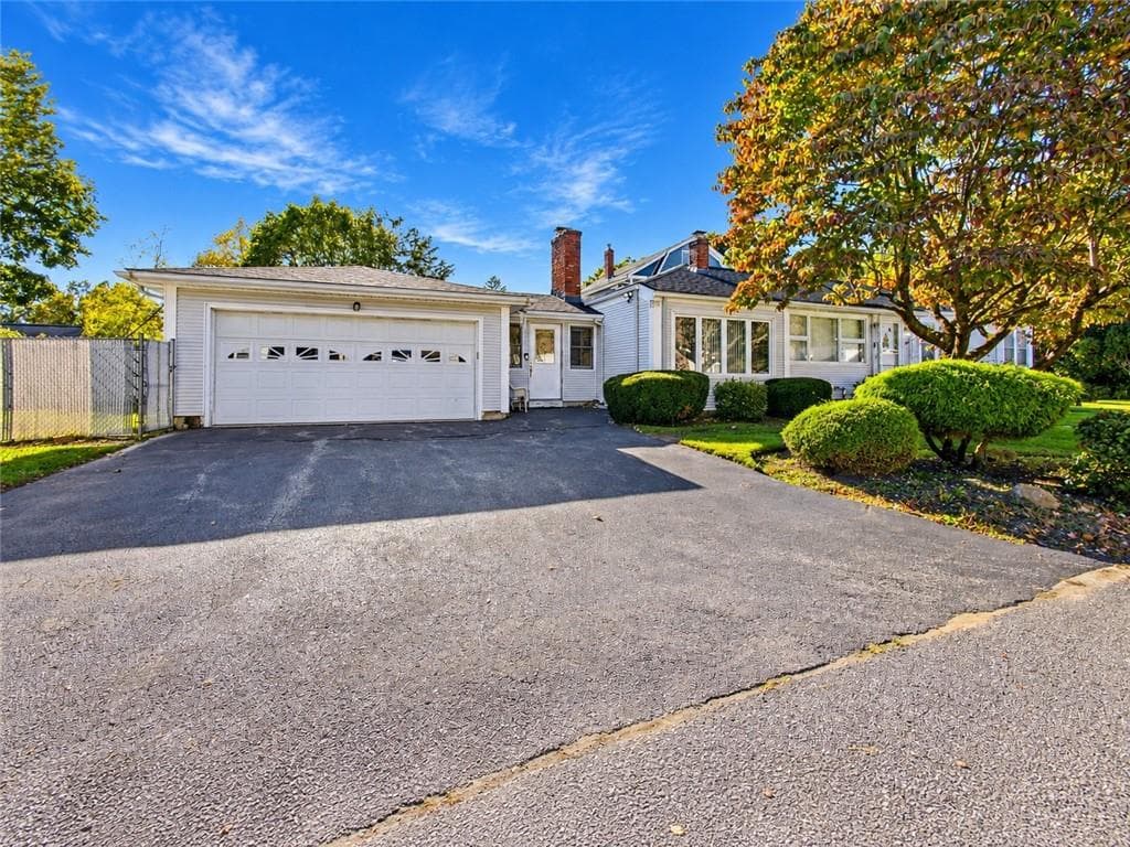 11 Hemlock Drive