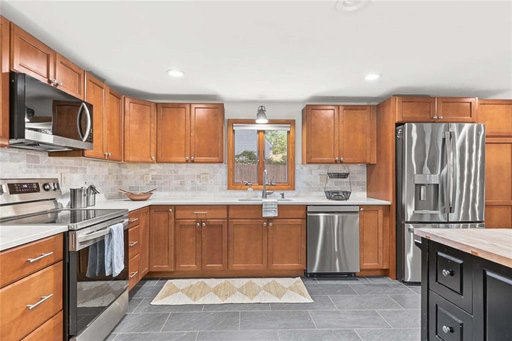 Single Family Residence at 6 Lake View Circle, Glocester, photo 8 of 32