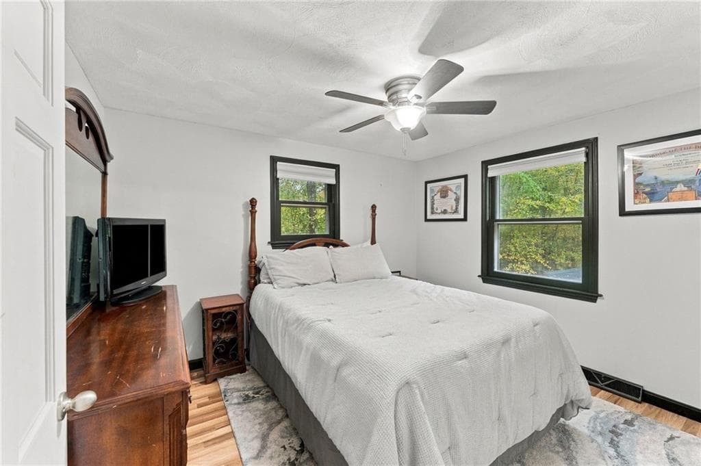 Single Family Residence at 392 Hillsdale Road, Richmond, photo 16 of 33