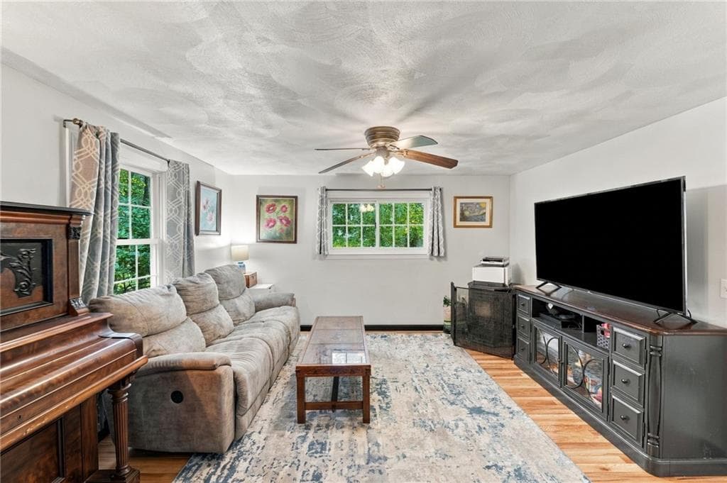 Single Family Residence at 392 Hillsdale Road, Richmond, photo 14 of 33