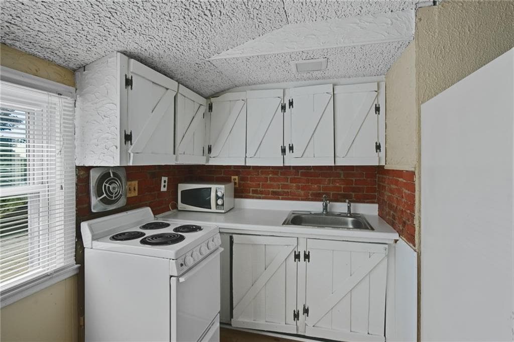 Multi Family at 17 Padelford Avenue, East Providence, photo 22 of 28