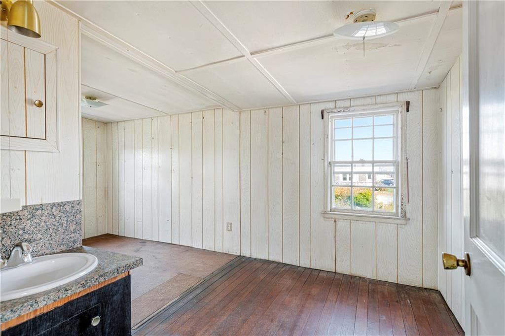 Single Family Residence at 1127 Succotash Road, Narragansett, photo 23 of 38