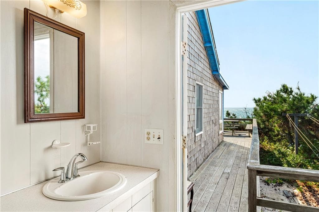 Single Family Residence at 1127 Succotash Road, Narragansett, photo 26 of 38