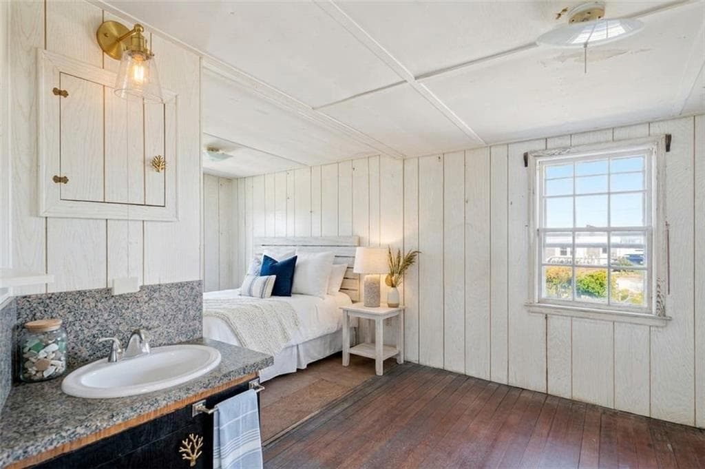 Single Family Residence at 1127 Succotash Road, Narragansett, photo 22 of 38
