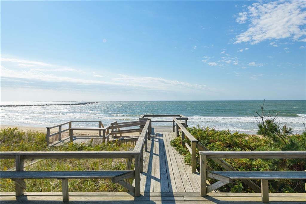 Single Family Residence at 1127 Succotash Road, Narragansett, photo 7 of 38