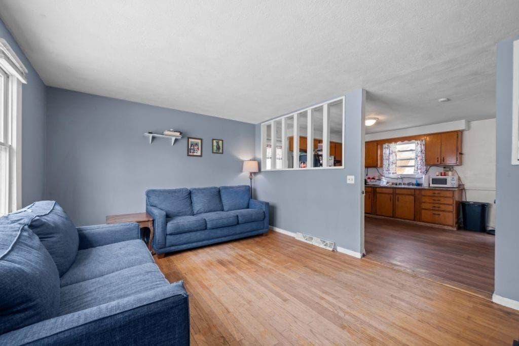 Single Family Residence at Warwick, photo 7 of 26
