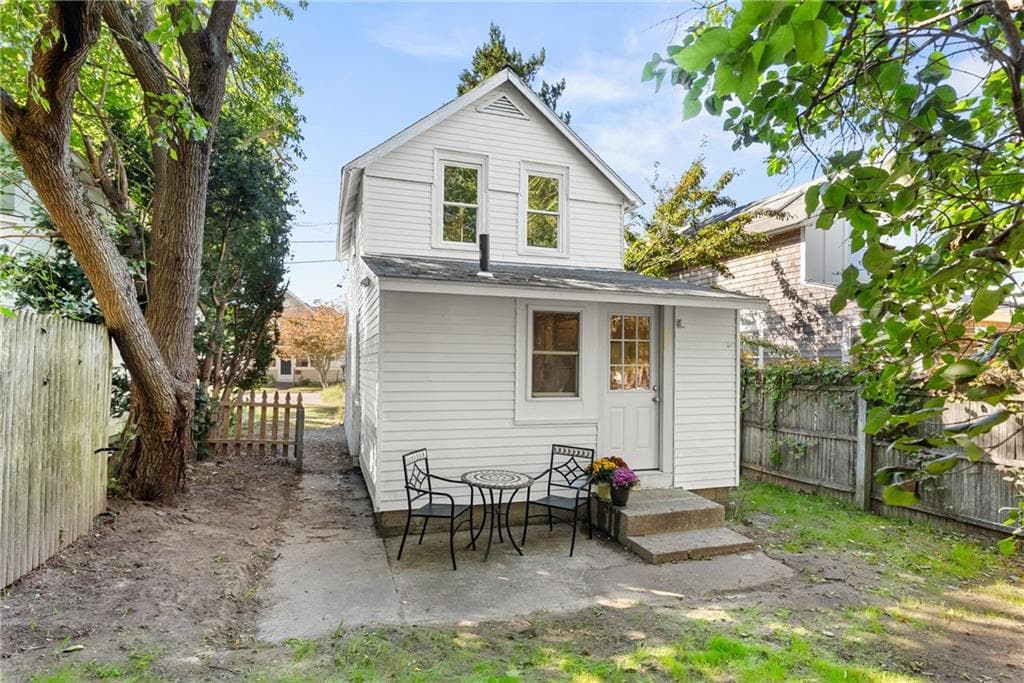 Single Family Residence at 31 Blanding Avenue, Barrington, photo 18 of 25