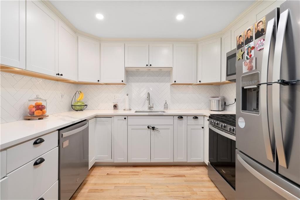 Condominium at 17 cork Circle UNIT B, Millville, photo 9 of 36