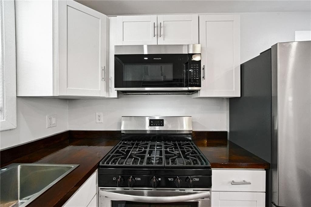 Single Family Residence at 169 Child Street, Warren, photo 9 of 30