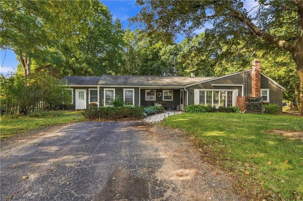 Single Family Residence at 7 White Pine Drive, Cumberland, photo 2 of 24