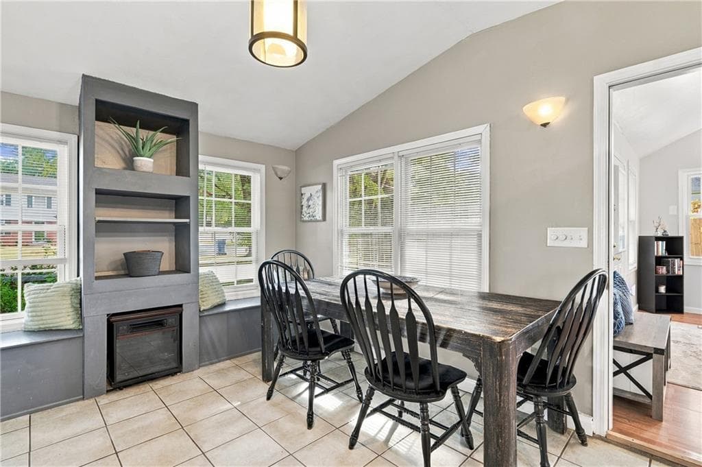 Single Family Residence at 7 White Pine Drive, Cumberland, photo 4 of 24