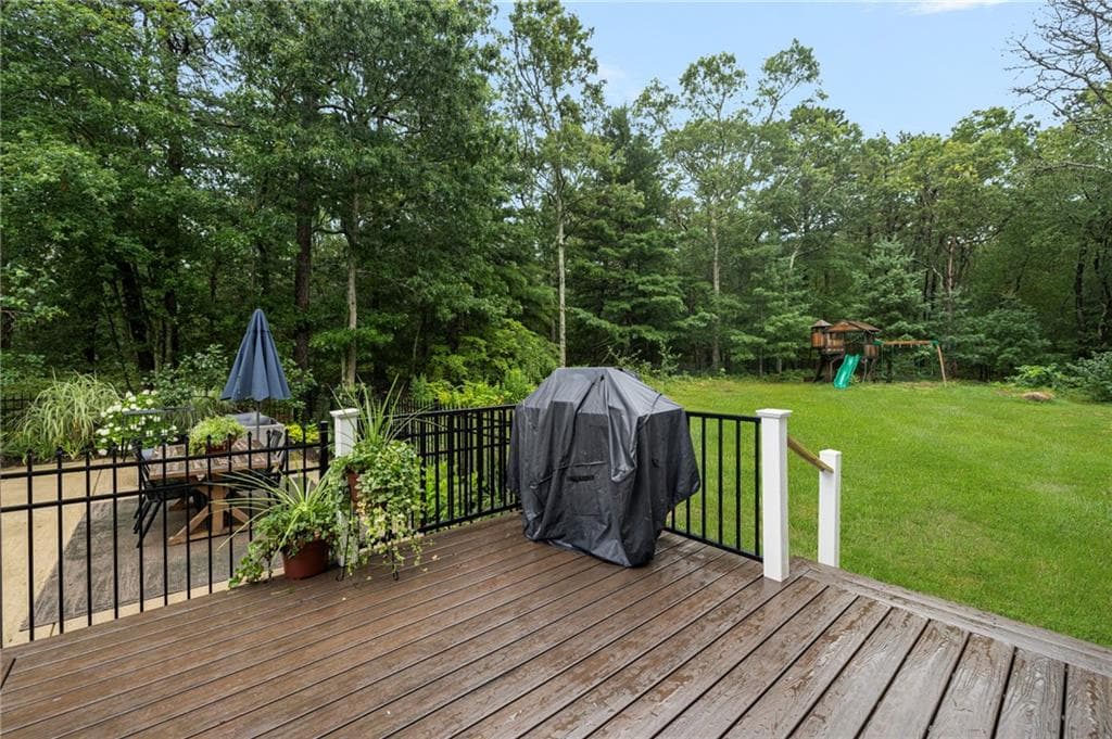Single Family Residence at 77 Mockingbird Lane, South Kingstown, photo 34 of 44
