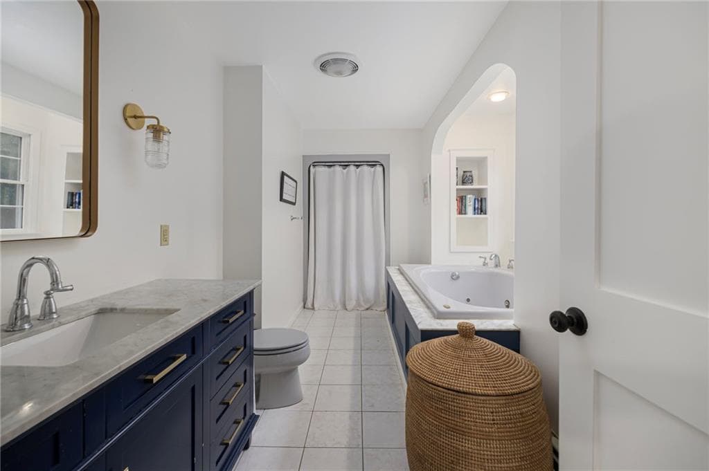 Single Family Residence at 77 Mockingbird Lane, South Kingstown, photo 21 of 44