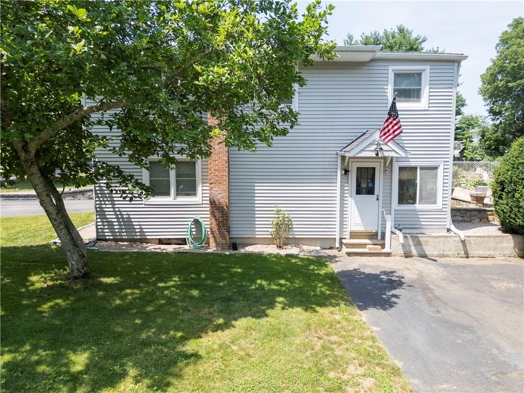 Single Family Residence at 10 Sesame Street, Westerly, photo 6 of 45