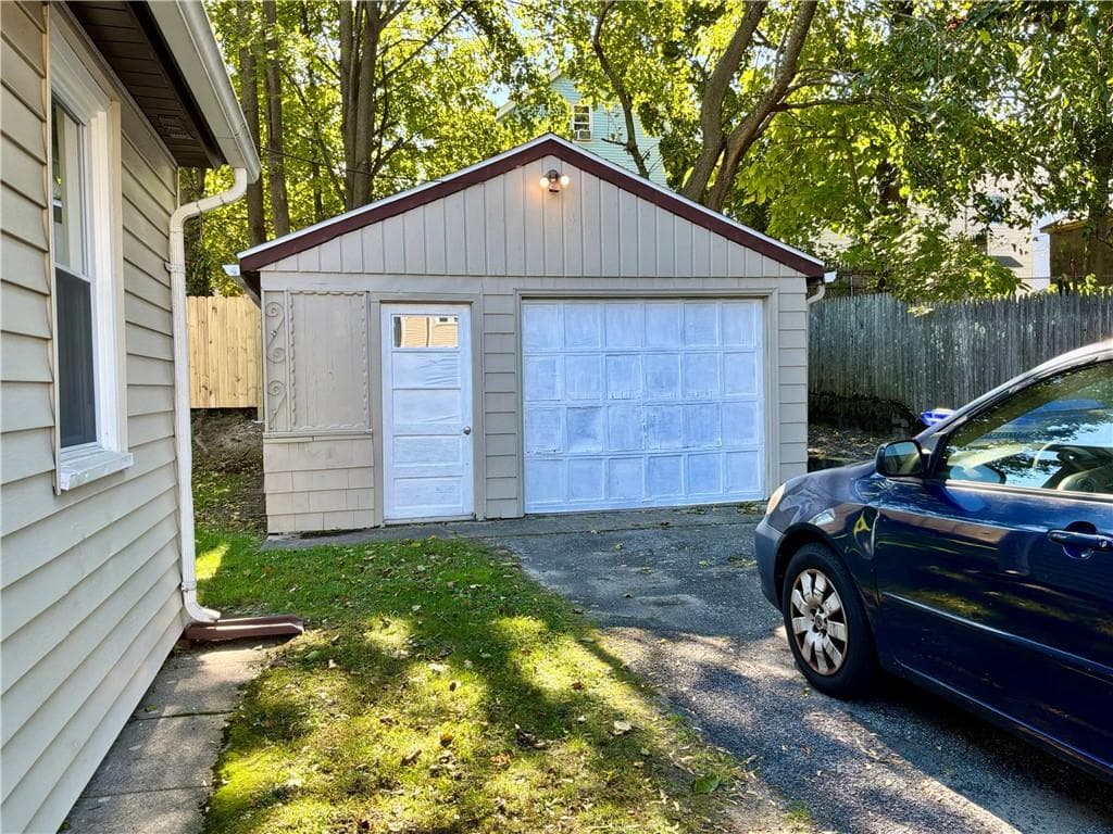 Single Family Residence at 60 Hendrick Street, Providence, photo 20 of 24