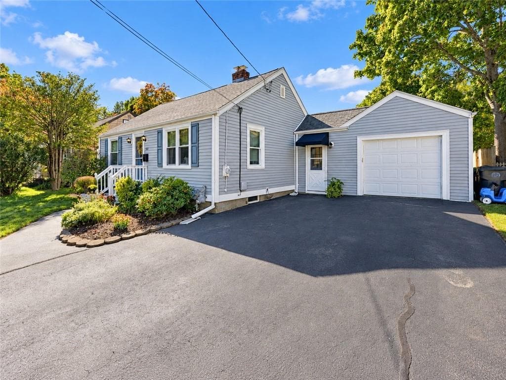Single Family Residence at 329 Maple Street, Warwick, photo 31 of 32