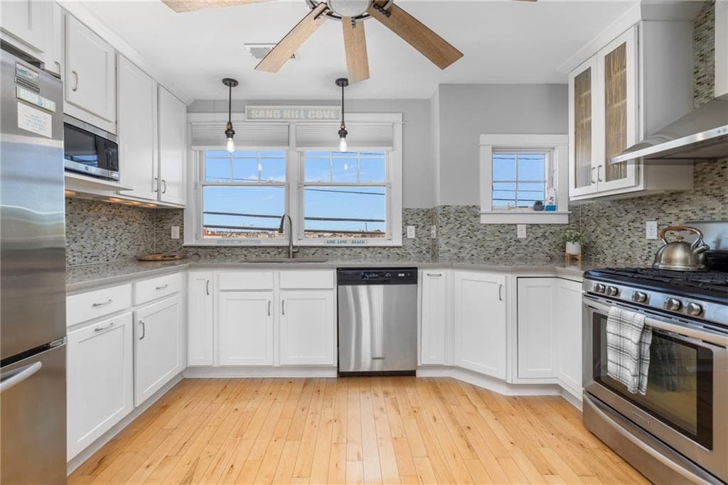 Condominium at 232 Sand Hill Cove Road UNIT D, Narragansett, photo 17 of 47