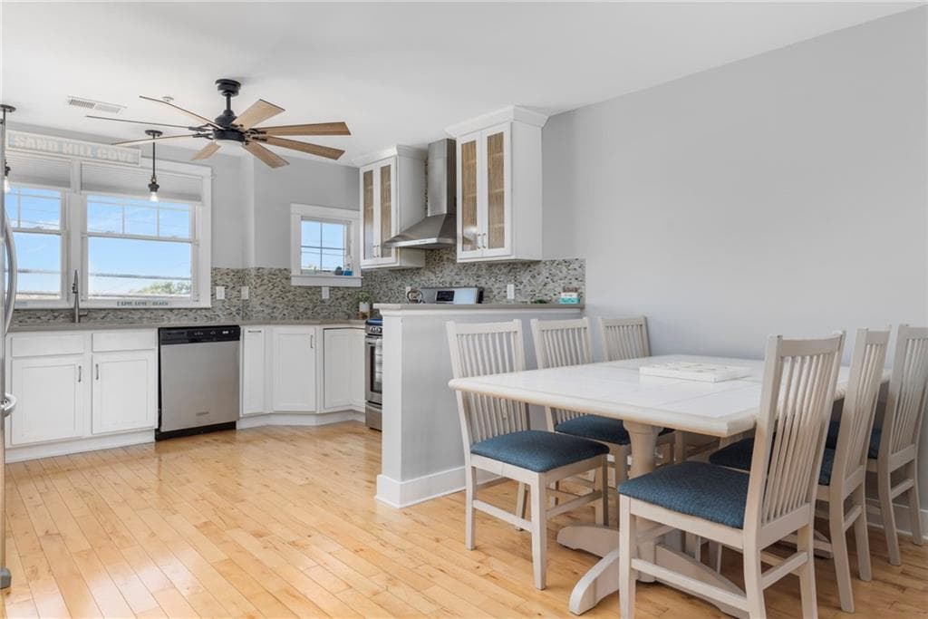 Condominium at 232 Sand Hill Cove Road UNIT D, Narragansett, photo 16 of 47