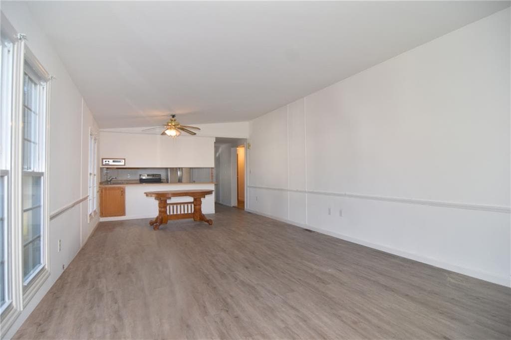 Single Family Residence at 13 Comfort Lane, South Kingstown, photo 3 of 25