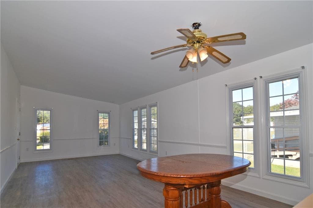 Single Family Residence at 13 Comfort Lane, South Kingstown, photo 5 of 25