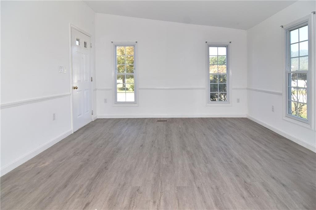 Single Family Residence at 13 Comfort Lane, South Kingstown, photo 4 of 25