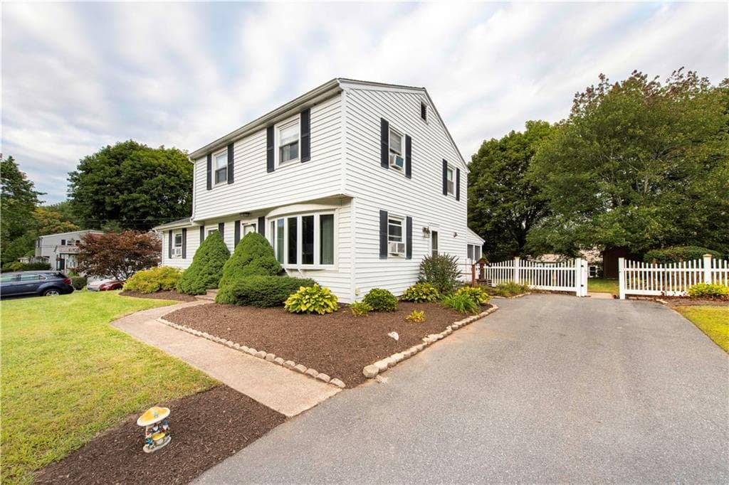 Single Family Residence at 283 Harriet Lane, Cumberland, photo 17 of 18