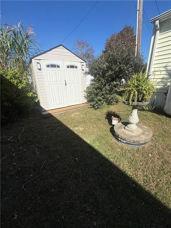 Single Family Residence at 8 B Krzak Road, North Kingstown, photo 2 of 13