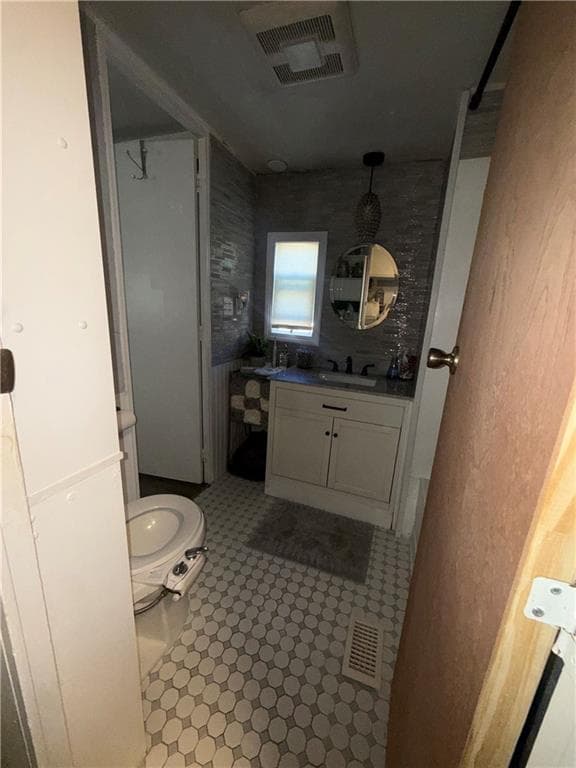 Single Family Residence at 8 B Krzak Road, North Kingstown, photo 12 of 13