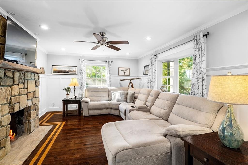 Single Family Residence at 46 Channing Road, Narragansett, photo 9 of 50