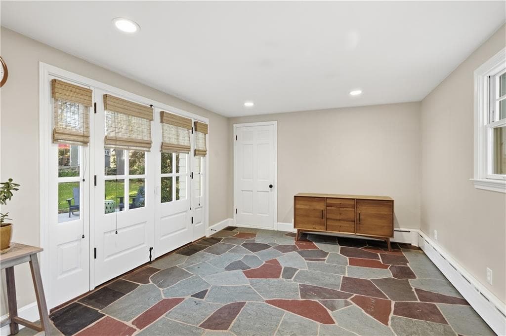 Single Family Residence at 6 Newell Drive, Cumberland, photo 6 of 45