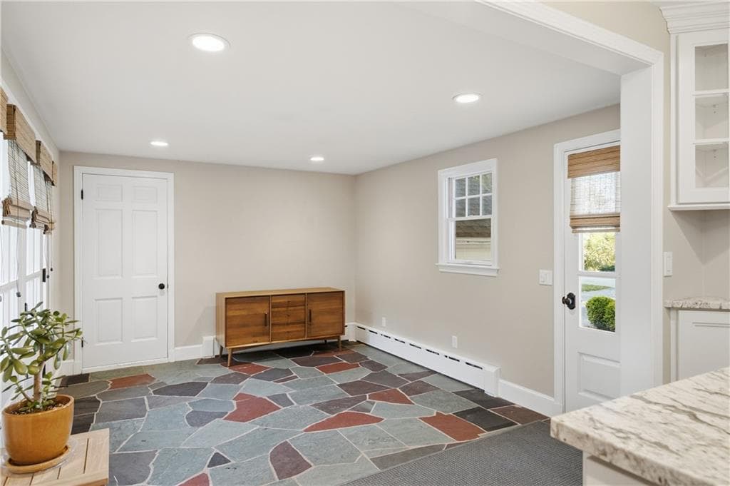Single Family Residence at 6 Newell Drive, Cumberland, photo 7 of 45