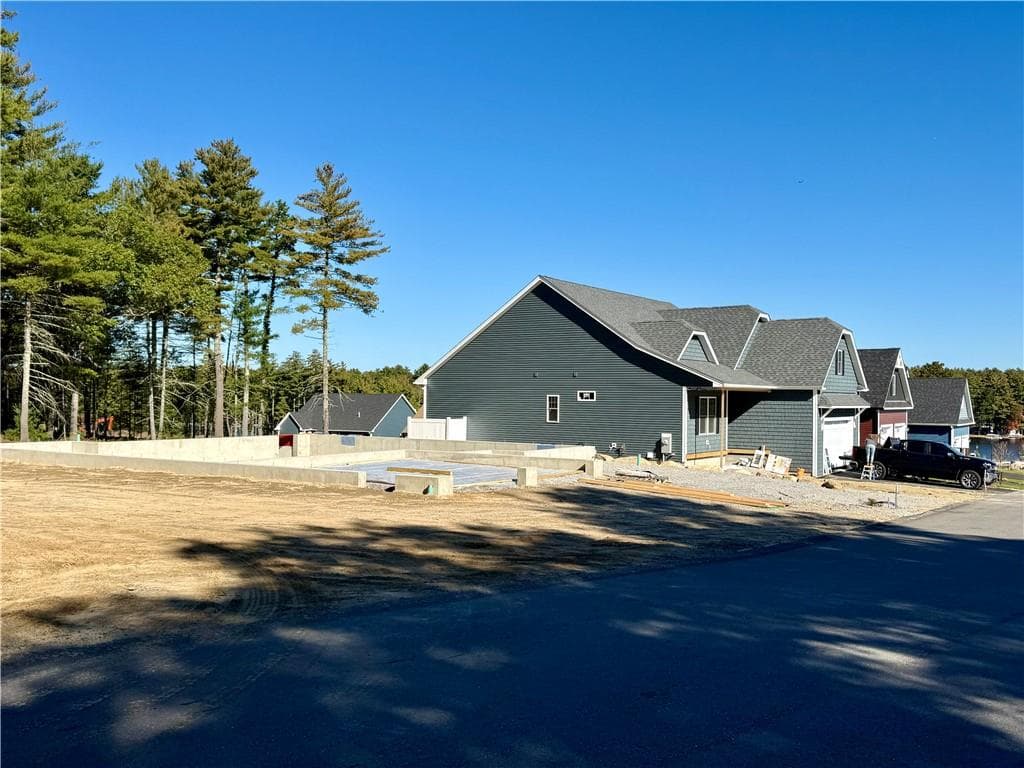 Single Family Residence at 87 Sunset Lake Circle Circle, Coventry, photo 5 of 17