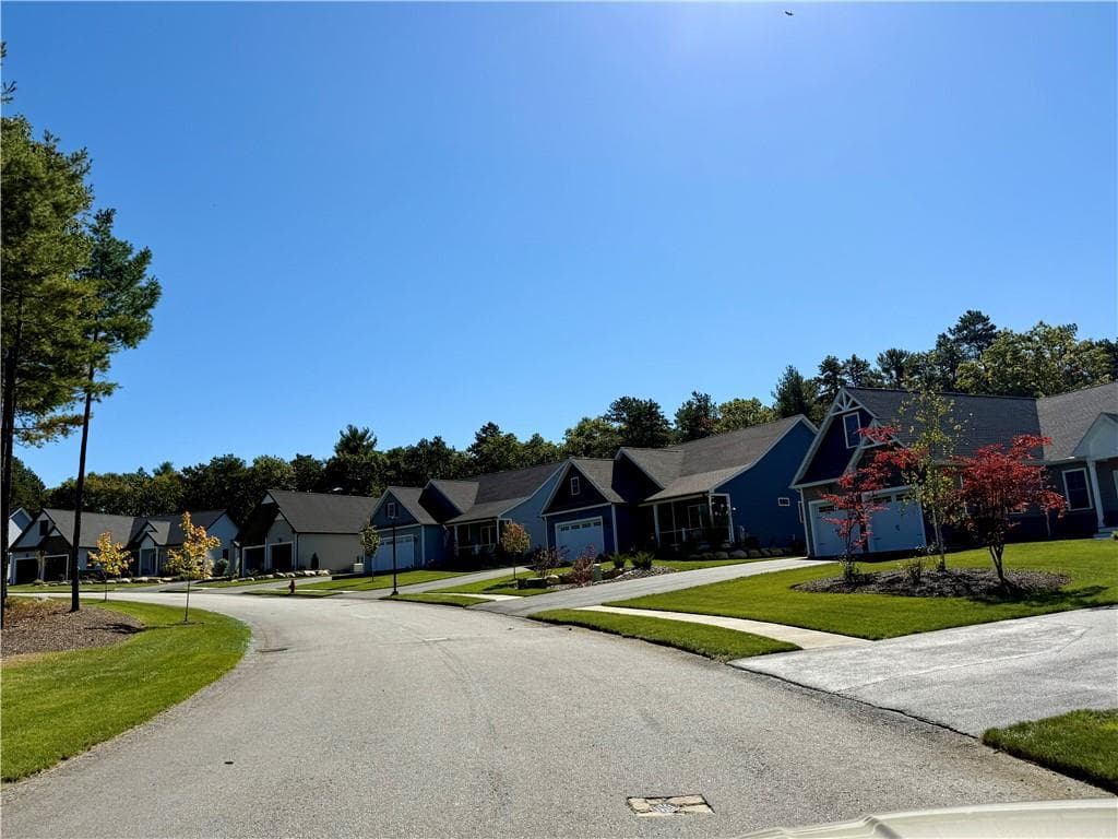 Single Family Residence at 87 Sunset Lake Circle Circle, Coventry, photo 9 of 17