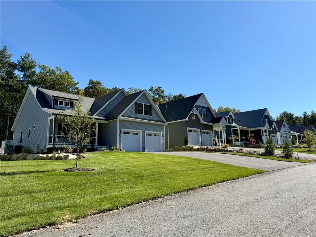 Single Family Residence at 87 Sunset Lake Circle Circle, Coventry, photo 8 of 17