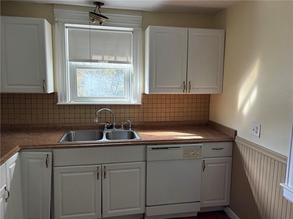Single Family Residence at 2045 Cranston Street, Cranston, photo 35 of 44