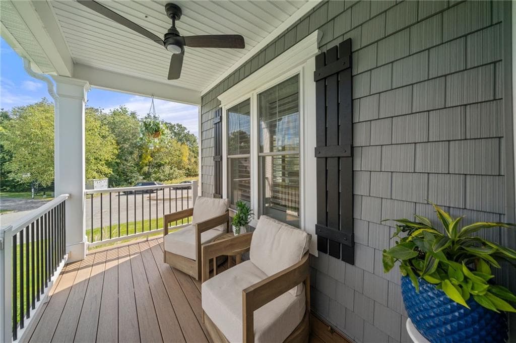 Single Family Residence at 118 Cardinal Road, Cranston, photo 5 of 46