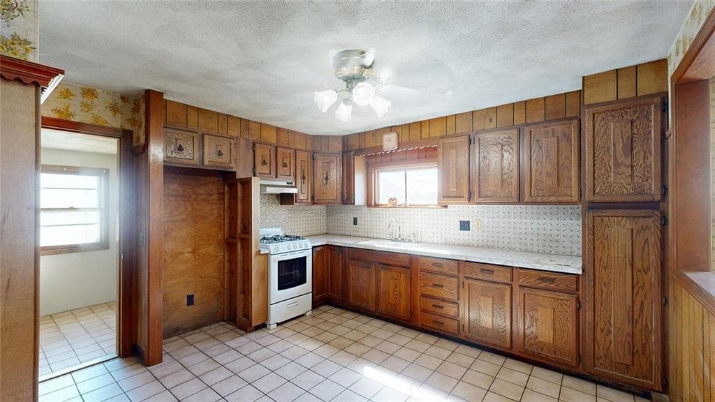 Multi Family at 147 Southern Street, Cranston, photo 10 of 24