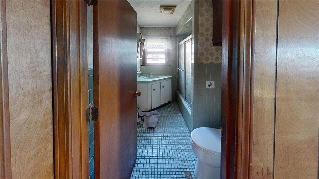 Multi Family at 147 Southern Street, Cranston, photo 18 of 24