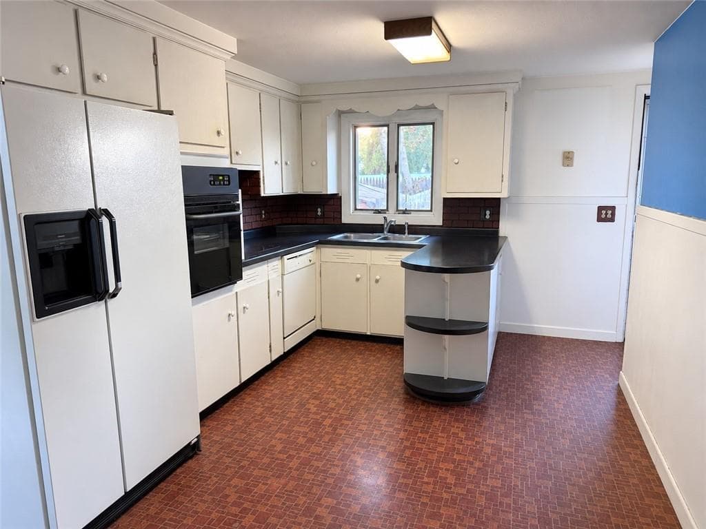 Single Family Residence at 22 Lorraine Avenue, Coventry, photo 6 of 17